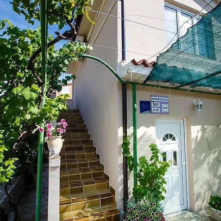 Apartment Jasna Rab Town